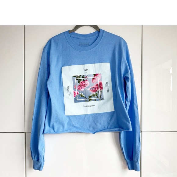 Taylor Swift AwesoME! Lover Cropped Long Sleeve T Shirt Blue Size Small - Picture 1 of 5